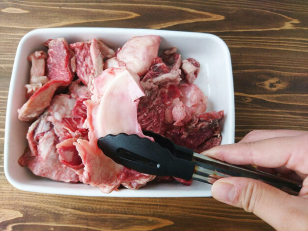 牛すじ肉を早く＆やわらかく下茹でするには？時短方法を調査！