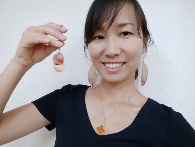 人気の「押しフルーツ」果物の皮でアクセサリーをつくろう！